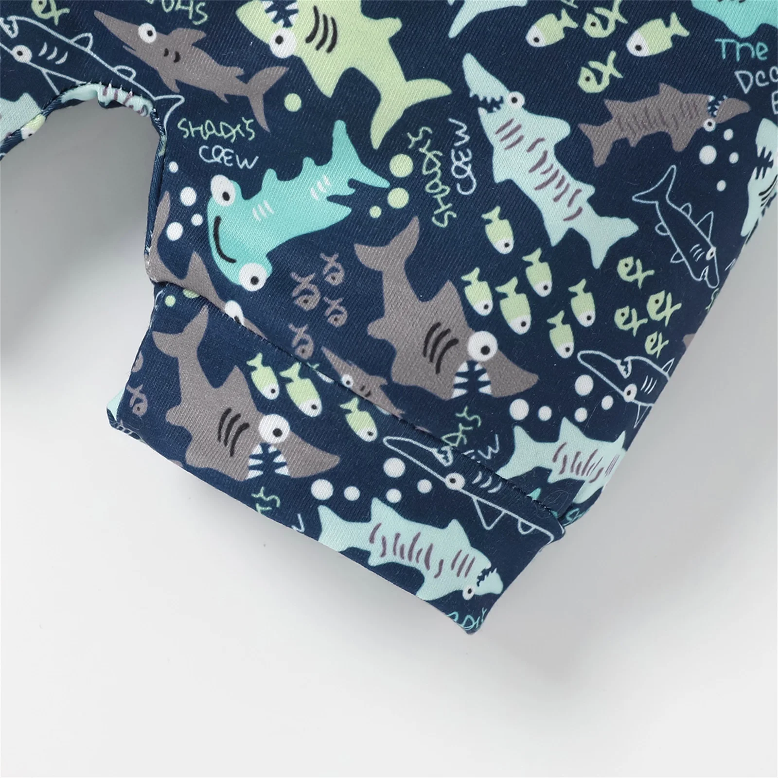 Комплект для новорожденных мальчиков майка с буквенным принтом и шорты