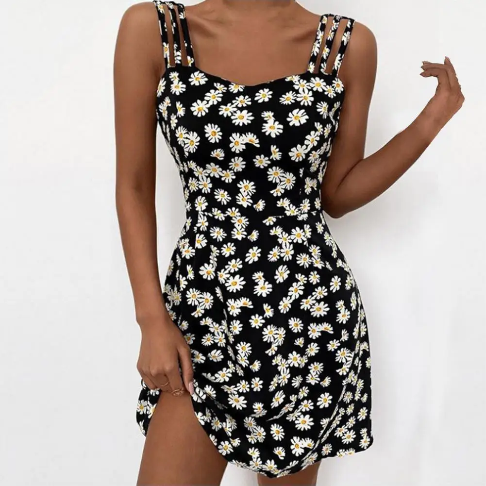 

Женское летнее мини-платье без рукавов, с цветочным принтом и оборками