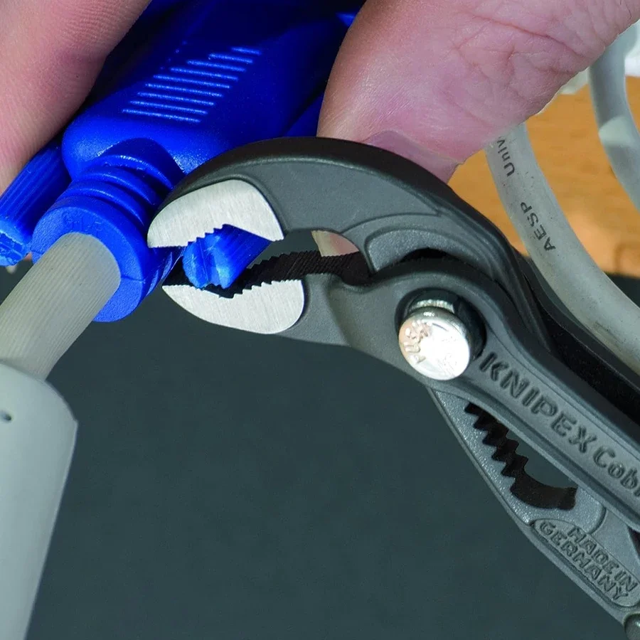 Плоскогубцы KNIPEX Tools