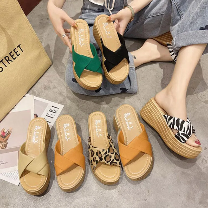 

Fashion Women Leopard Flip Flops Slippers Ladies Platform Summer Korean Sweet Open Toe Green Wedges Beach Sandals New 2022