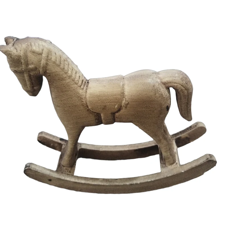 

Деревянная статуэтка лошадь