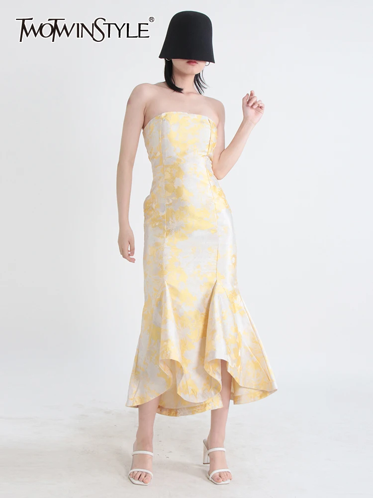 

TWOTWINSTYLE Folds Off Shoulder Dresses For Women Strapless Sleeveless High Waist Slim Pullover Summer Dress Female Fashion New