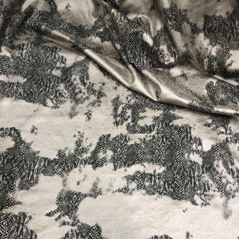 Комплект из ткани с принтом замши и эластичной микро-юбки