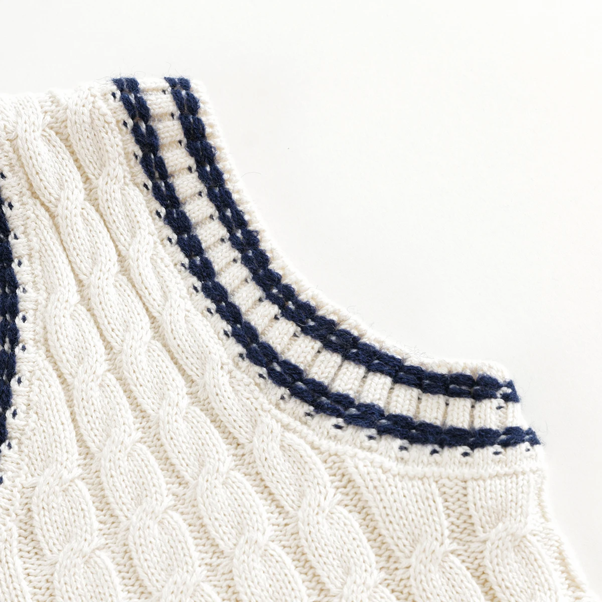 Вязаный жилет с V-образным вырезом для мальчиков и девочек