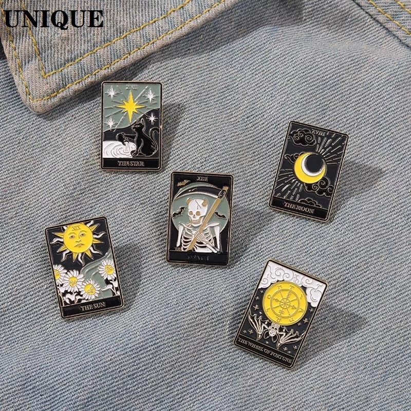 

Gothic Brooch Fashion Moon Bat Compass Skeleton Sunflower Black Cat Witch Jewelry Tarot Enamel Badge Lapel Pins Accessories Gift