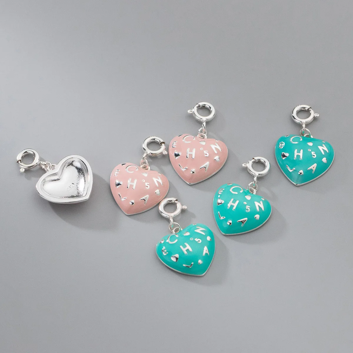 Подвеска в виде РОЗОВОГО СЕРДЦА из серебра 925 пробы с пружинной застежкой 1