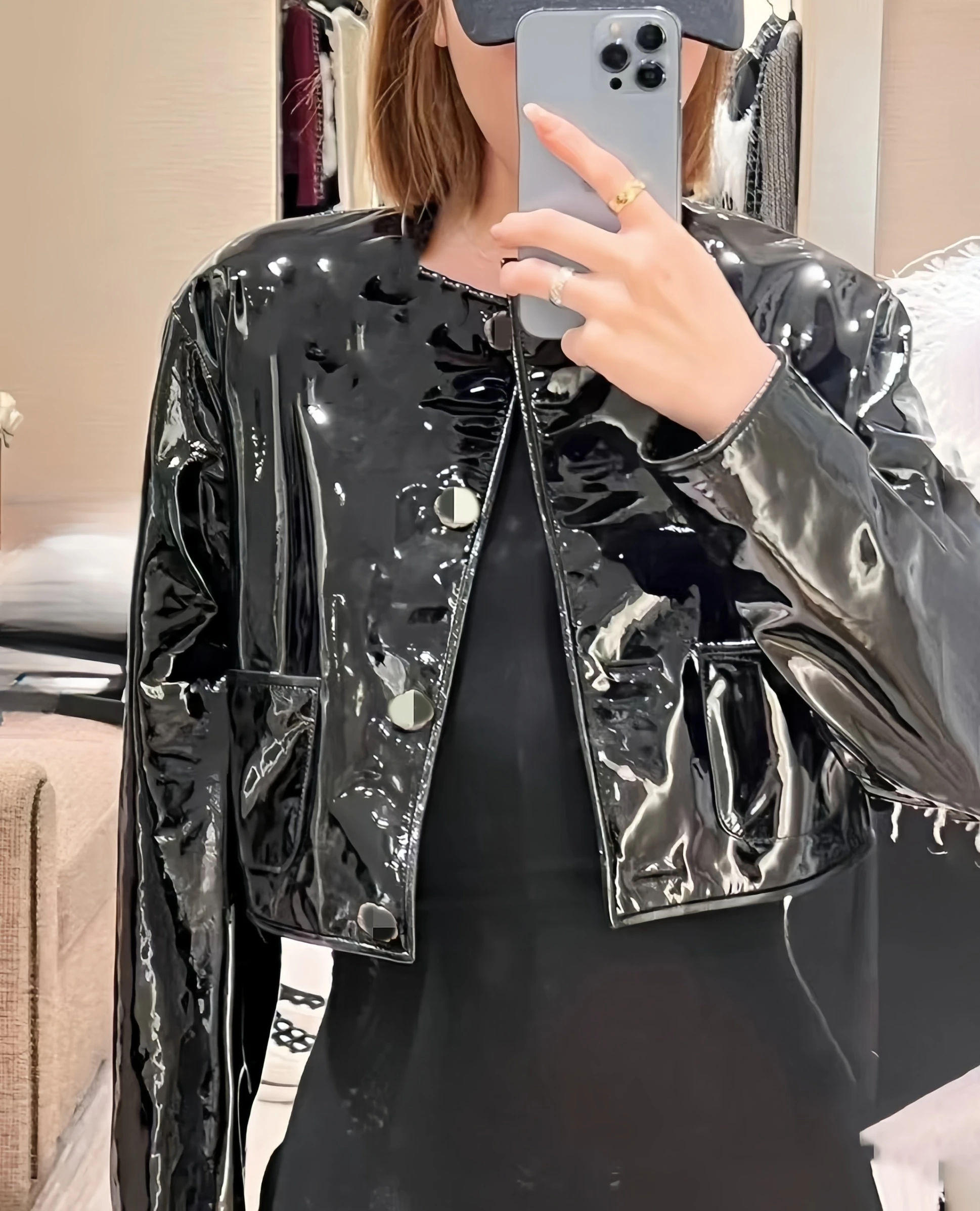 

Women's Sheepskin Jacket CC, Bright Surface, Flower Brooch, Short Style, 100% Silk Lining, Autumn, Winter, New, 2023