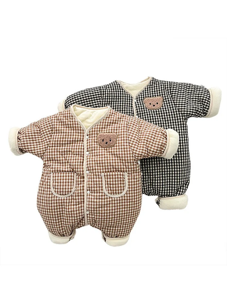 Рисунок 5 - Комбинезон зимний с длинным рукавом для новорожденных