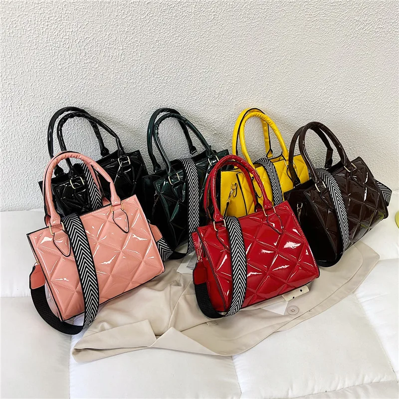 

Lingge Women's Bag 2022 New Small Square Bag Fashion Retro Small Bag One-shoulder Diagonal Bag Large-capacity Portable Handbags