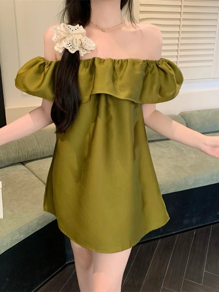 Блузка женская летняя с оборками и воротником-лодочкой 2024