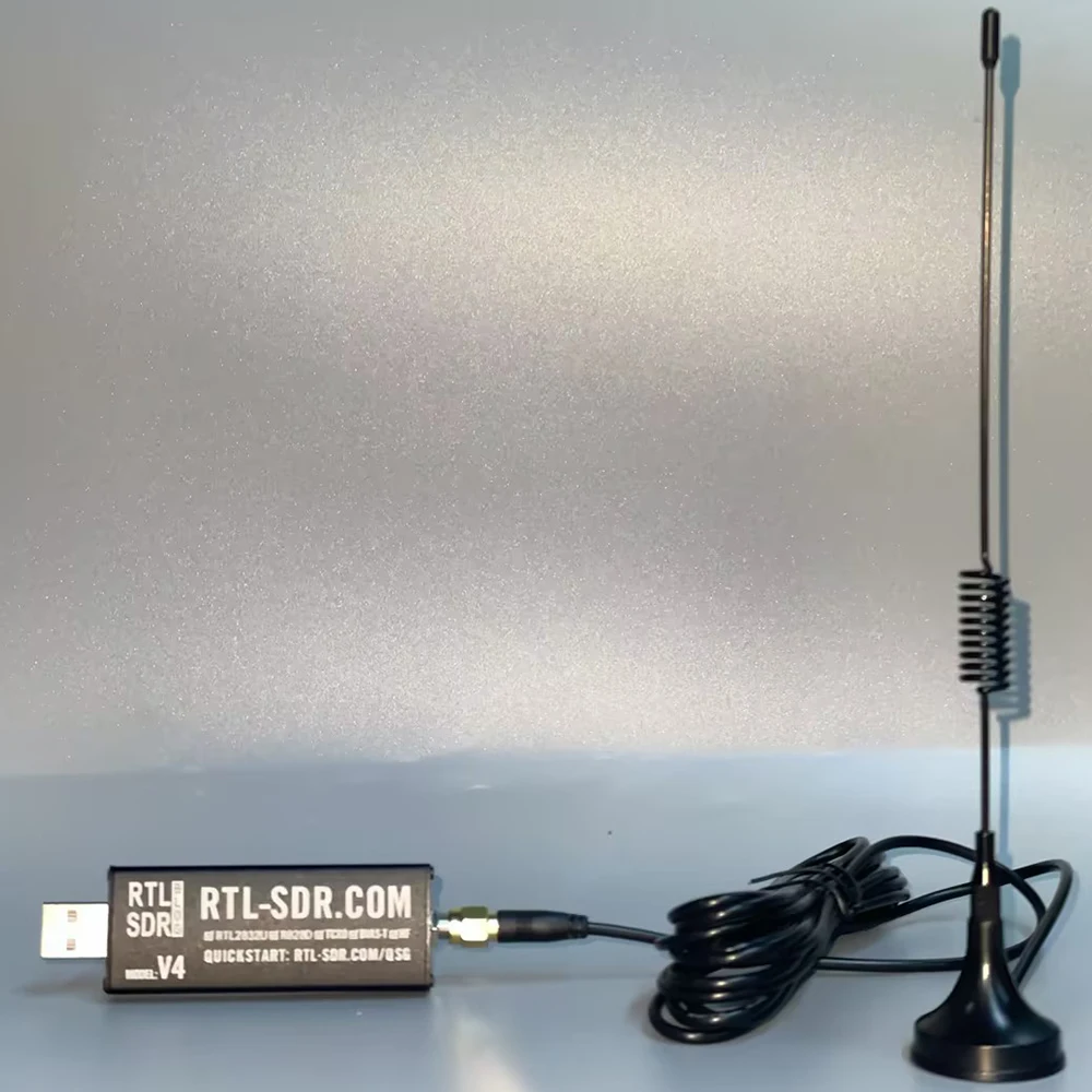 Фото SDR-V4 Blog RTL SDR V4 R828D RTL2832U 1PPM TCXO SMA RTLSDR Программируемое радио с многофункциональной антенной №1