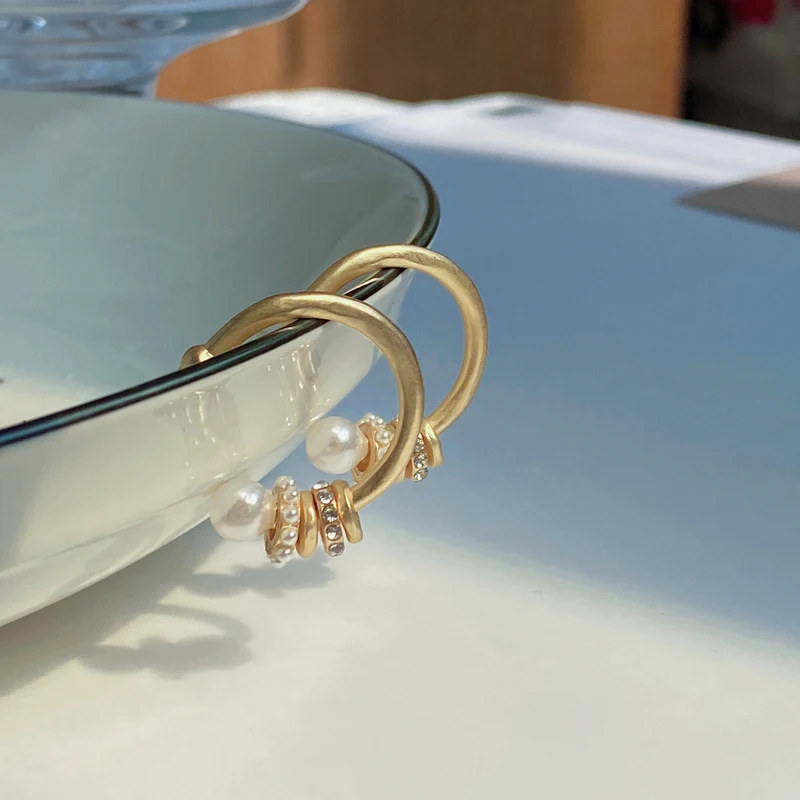 

S925 needle Women Jewelry Simulated Pearl Earring Popular Design Elegant Golden Plating Drop Earrings For Women Party Gifts