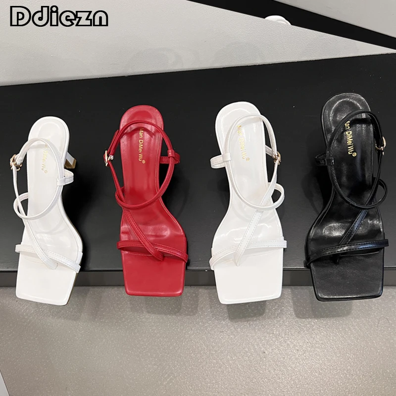 

Туфли-лодочки женские на высоком тонком каблуке