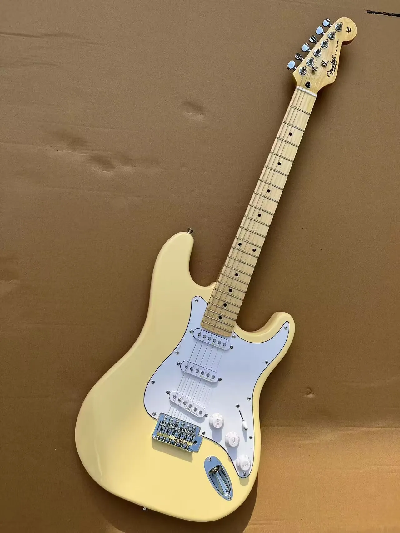 

Send in 3 days stratocaste-r custom body 6 string Red Electric Guitar in stock DFTYI