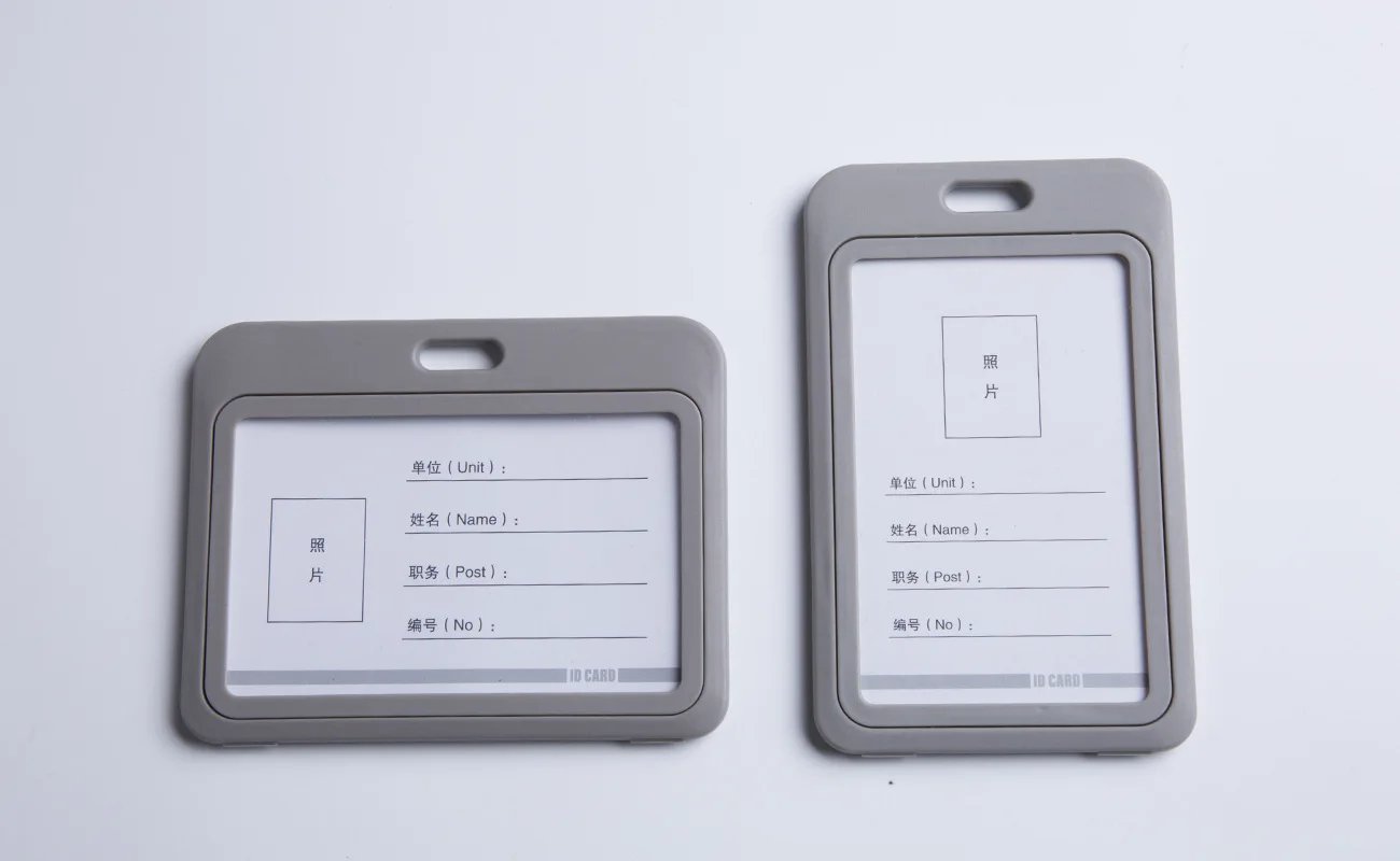 1 шт. Пластиковые протекторы для карт |