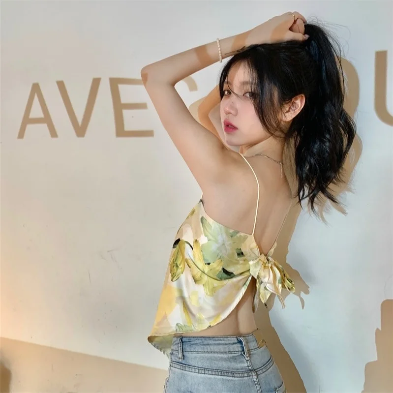 

Нагрудник пикантный Цветочный Высококачественный маленький жилет на бретельках женский шелковый шарф верхняя одежда в европейском и амер...