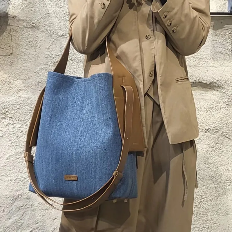 Большая вместительная сумка-тоут с подвесными ушками серия из воловьей кожи