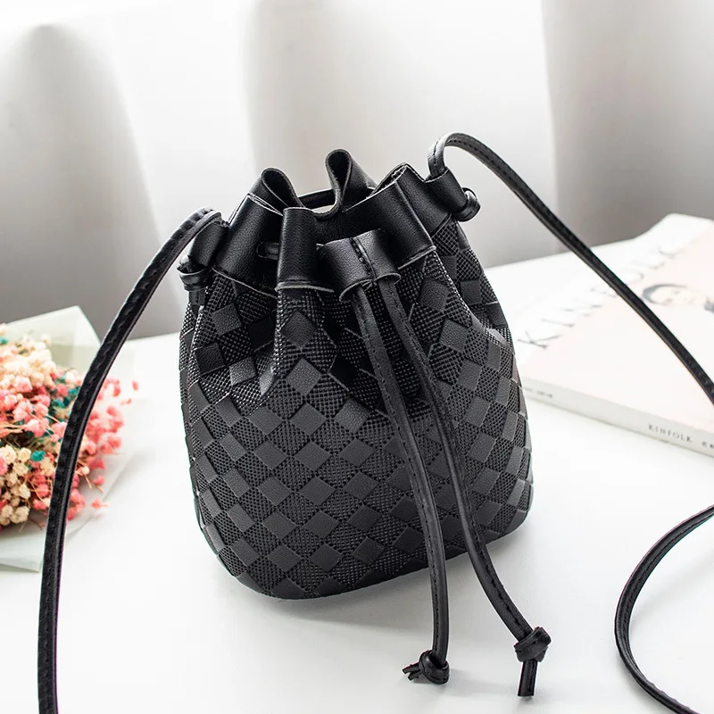 OkoLive 2022 Spring and Summer New Fashion Single Shoulder Bag Messenger Bag Bucket Bags Women's Bag Tassel Embossed Lattice