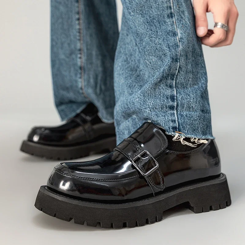 

Мужские лакированные туфли, черные повседневные лоферы из лакированной кожи, с пряжкой с язычком, осень 2023