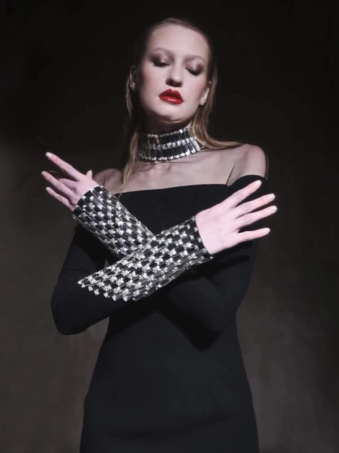 Женское платье-макси с длинным рукавом черное облегающее Сетчатое платье