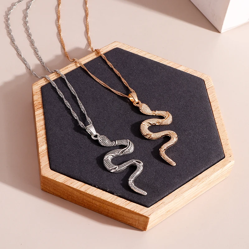 

Fashion New Rock Punk Snake Pendants Necklaces for Women Men Party Necklaces Daily Wearing Jewelry Bijoux Collier Femme