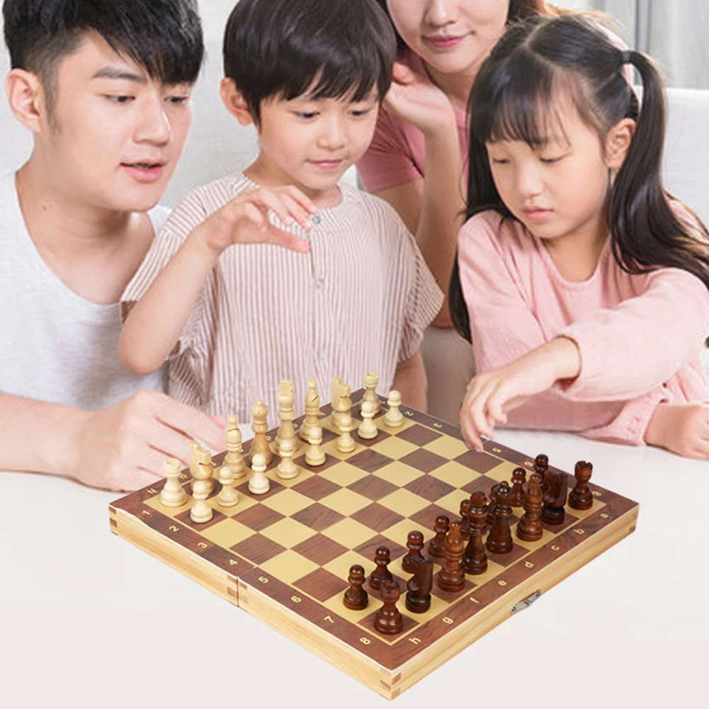 

Деревянный Шахматный набор, портативный складной Шахматный набор, настольная игра, внутренняя губка, Игрушки для раннего развития для дете...