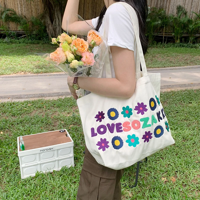 2022 Flower Letter Embroidery Shoulder Bags for Women's Korean Fashion Large Designer Shopping Bags Summer Canvas Tote Bags
