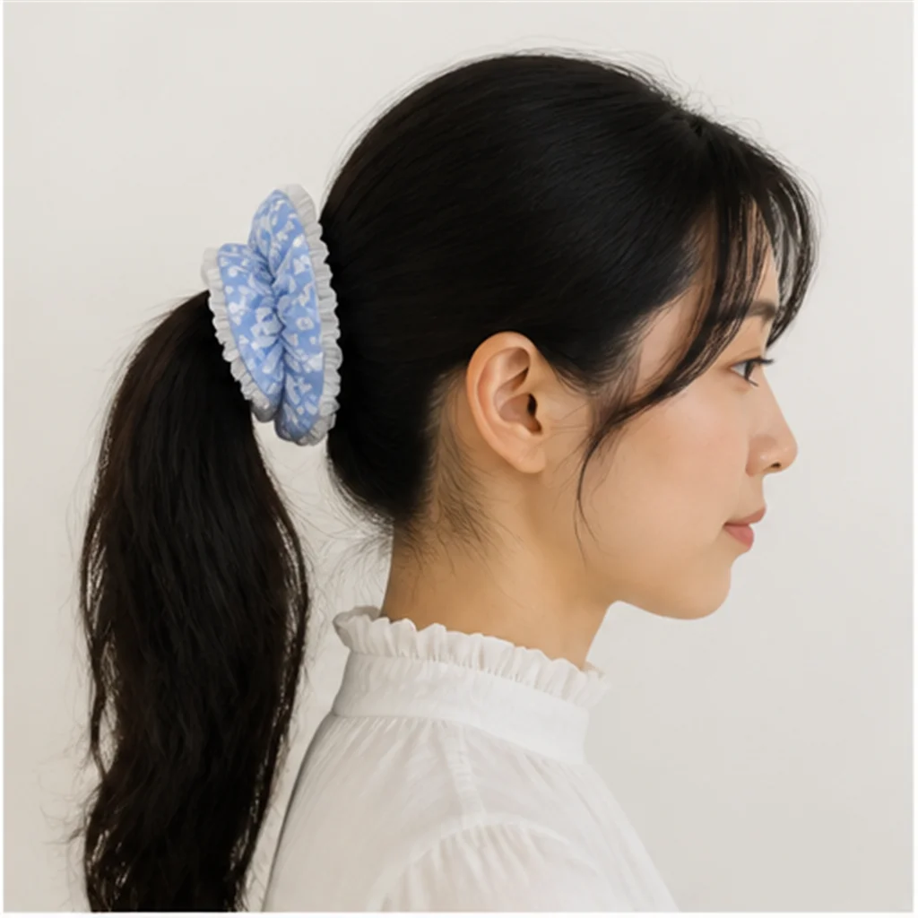 Фото Резинка для волос ручной работы Jeju Sea Breeze Blue Floral, большая, объемная, для хвоста, модный аксессуар для волос №2