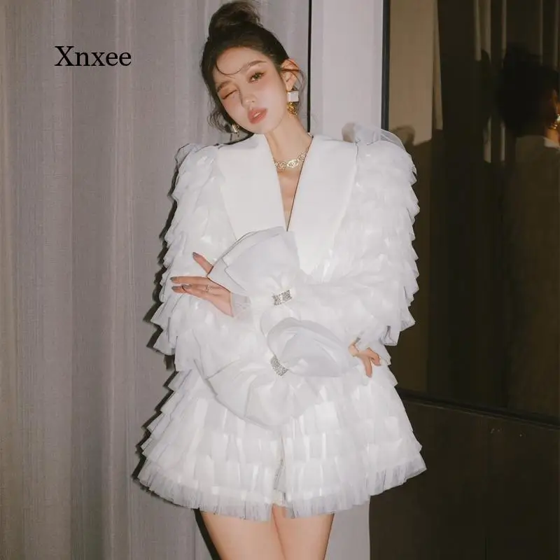 Женское платье-блейзер с каскадными оборками и рукавом-пузырьком