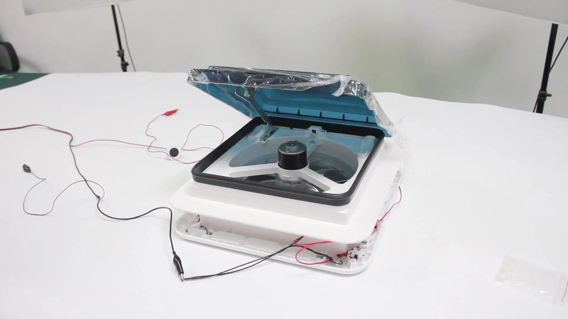 

TYTXRV OEM 14 'CE 420 мм устойчивый к УФ-излучению караван с ручным управлением со светодиодный Ной подсветкой автодом автофургон RV на крыше вентиля...