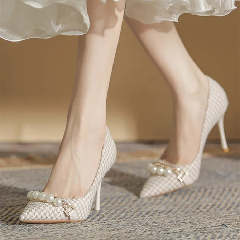 

2022 Summer New Fashion Trend Stiletto High Heels Ladies High Heels Pearl Metal Decoration Sweet Sandals Banquet Shoes