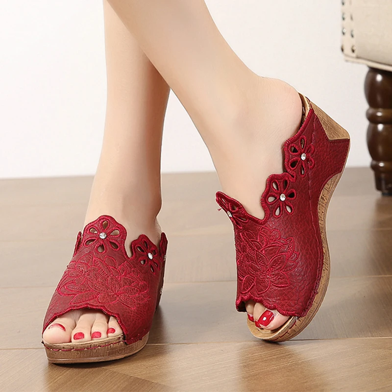 

Лето 2023, женская обувь на высоком каблуке, новые массивные сандалии, дизайнерские шлепанцы с ремешком на пятке, сексуальные туфли-лодочки, сланцы