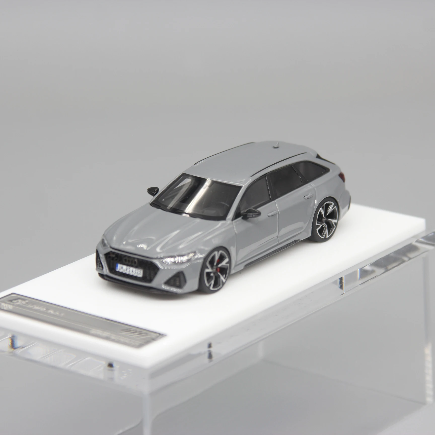 

MotorHelix MH crock 1:64 sports car model RS6 4th generation C8 station wagon 5G suitable for Audi A6 collection ornaments gift