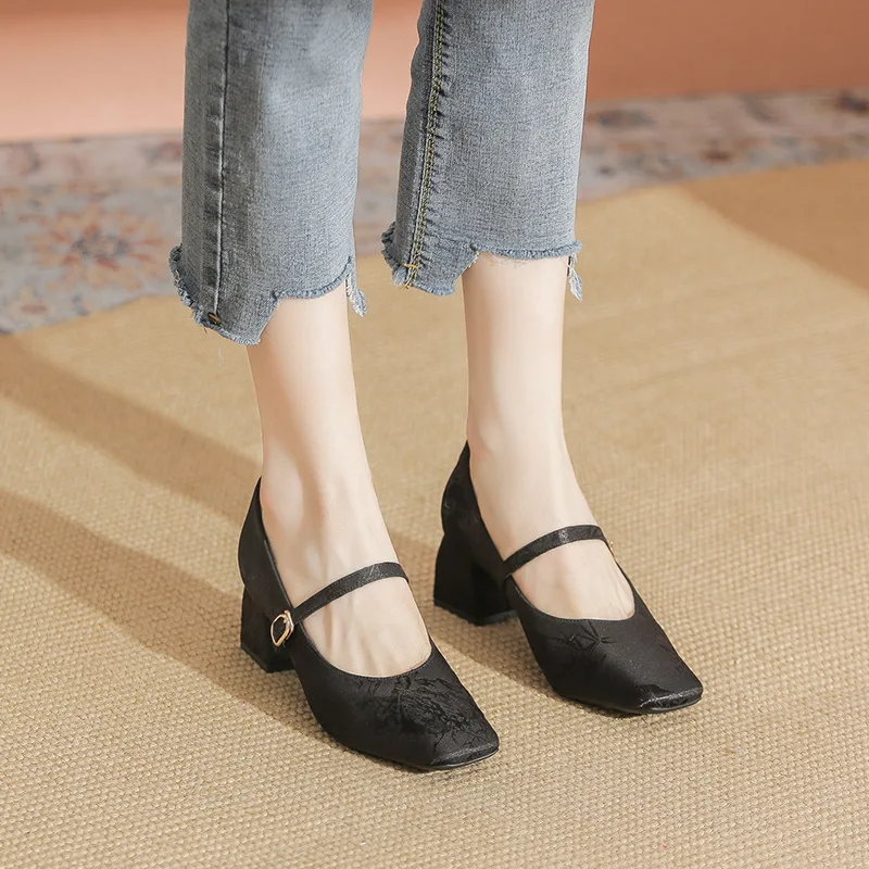 Весенние женские туфли-лодочки Мэри Джейн на высоком каблуке с квадратным носком