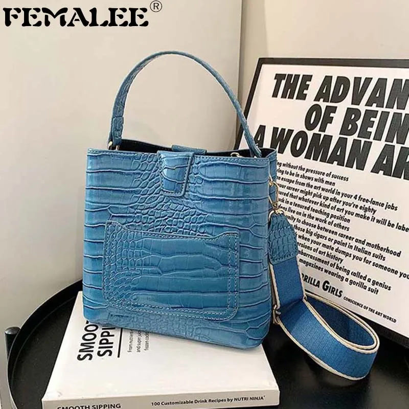 

PU Leather Women's Shoulder Bag Retro Crocodile Crossbody Bags for Wome Wide Shoulder Strap Handbags Luxury Designer Bucket Tote