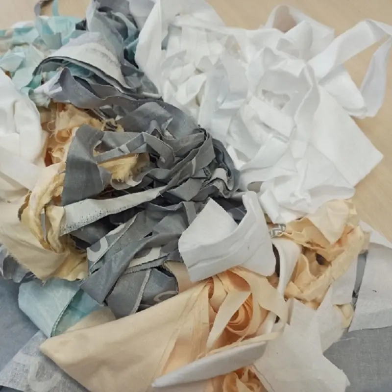 Кусочки ткани для рукоделия игрушек поделок остающиеся после производства