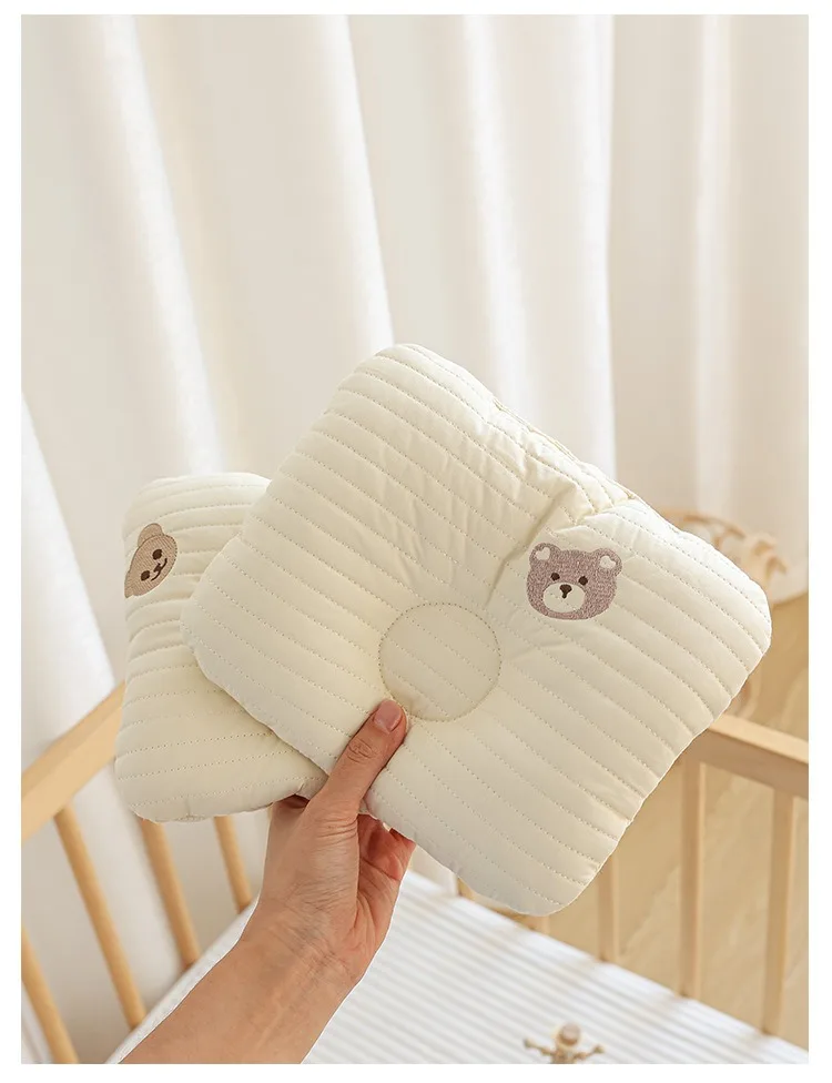 Мягкая детская подушка удобная Бархатная для новорожденных детский подголовник