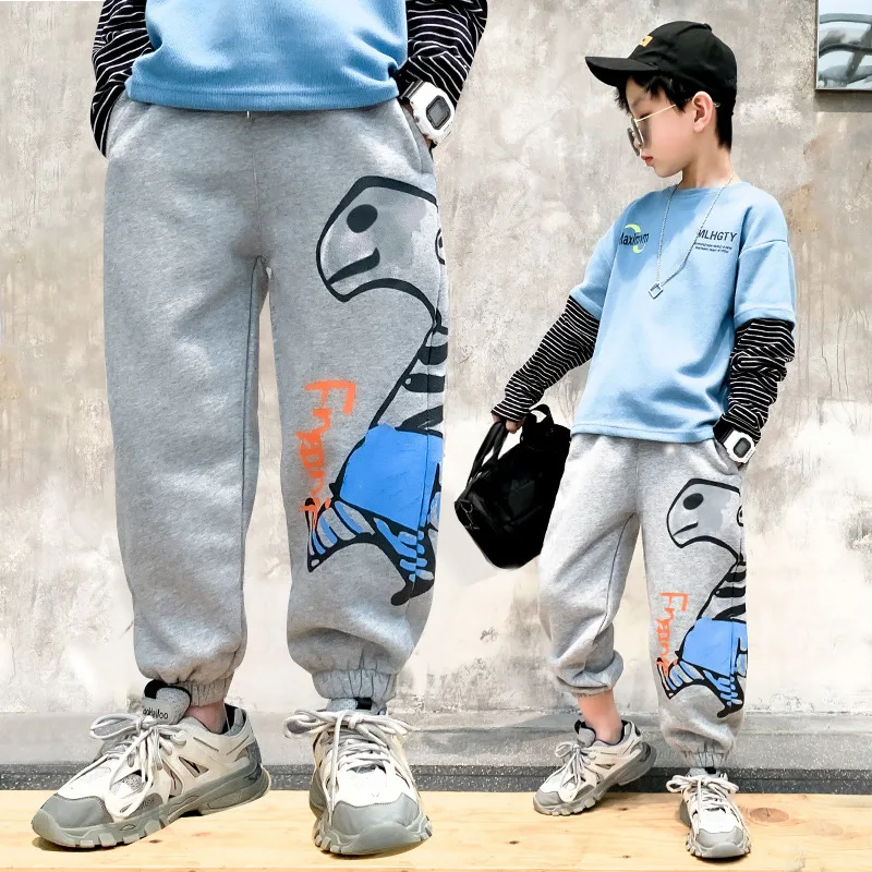 Широкие штаны для мальчиков. Штаны для подростков мальчиков. Широкие укороченные брюки мужские. Брюки в шахматную клетку. Модные штаны в клетку.