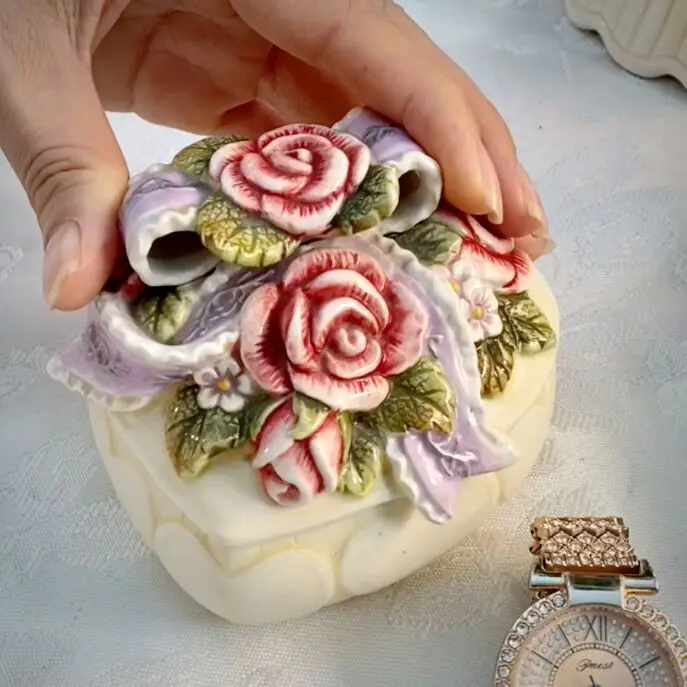 

Свадебная керамическая Роза, шкатулка для украшений, домашний декор, коробка для хранения в форме сердца в гостиной, банка, подарок на день рождения