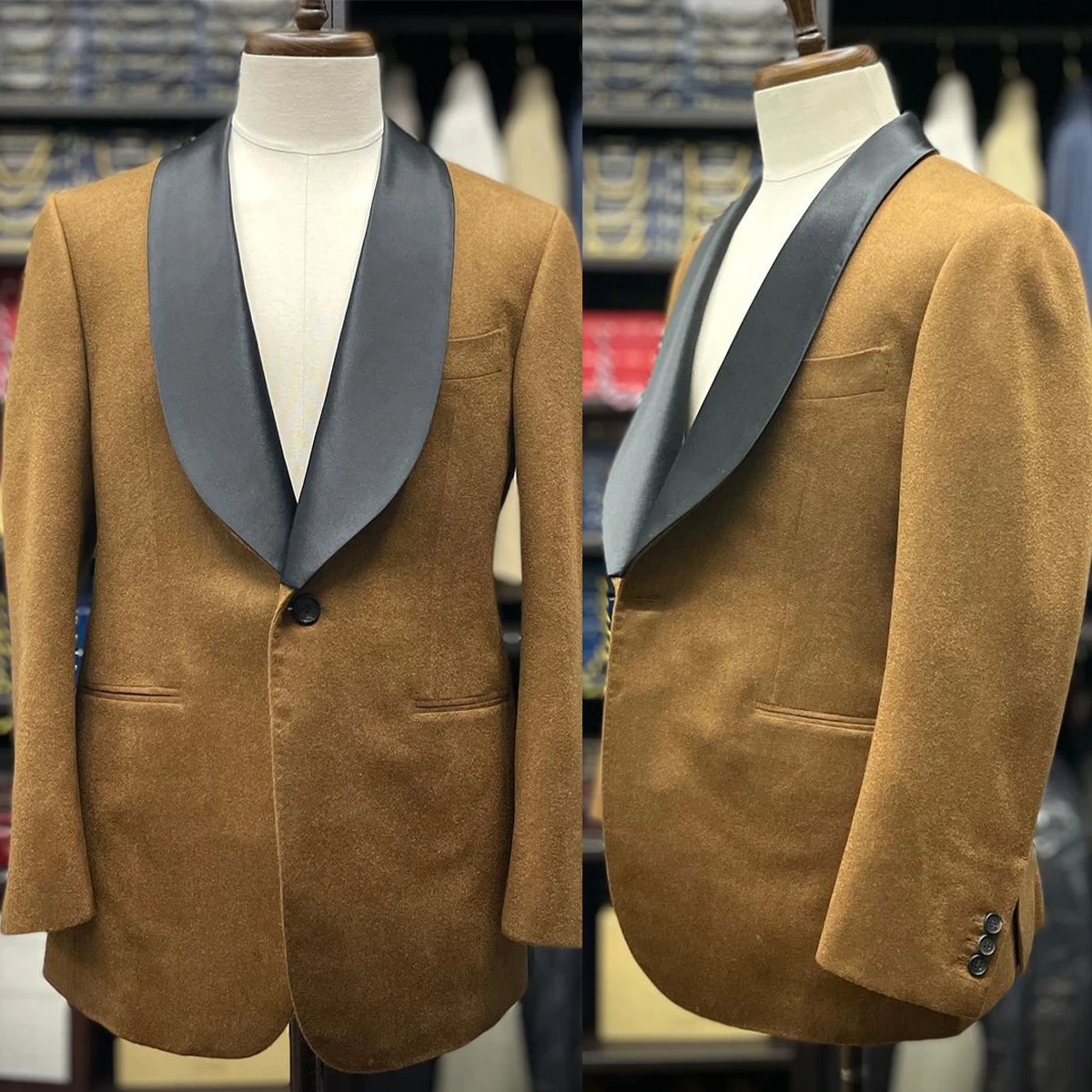 

Современный мужской костюм, сшитый по индивидуальному заказу шерстяной Блейзер на одной пуговице, сатиновые смокинги с широкими лацканами ...