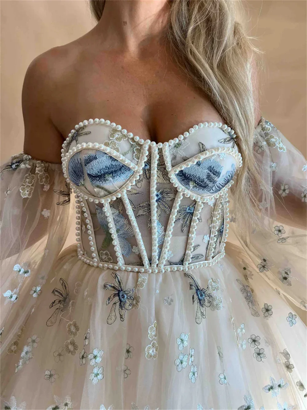 Регулировка цены на заказЭлегантное свадебное платье трапециевидной формы с