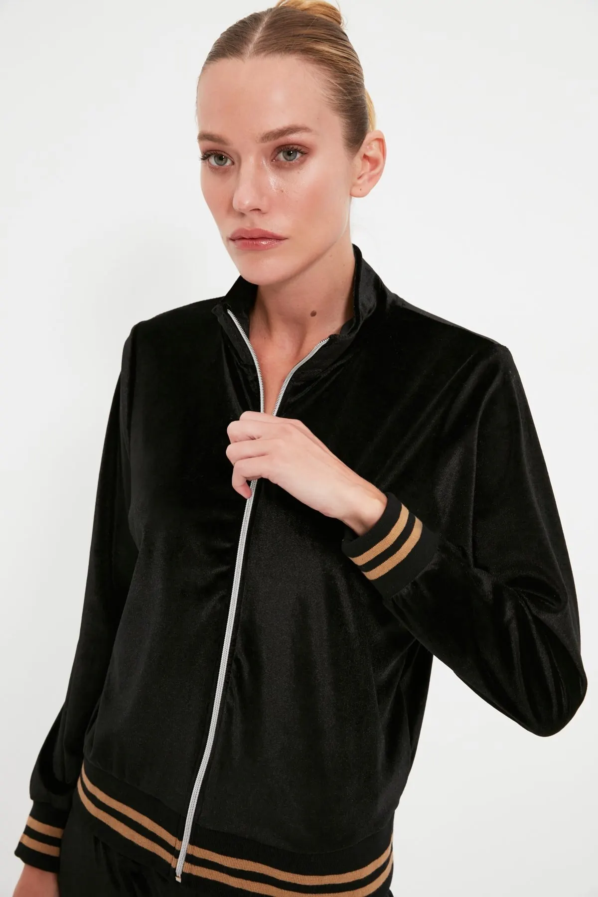 

Женская толстовка на молнии, черные бархатные вязаные толстовки со стоячим воротом, модные всесезонные новые дизайнерские пуловеры, флисов...