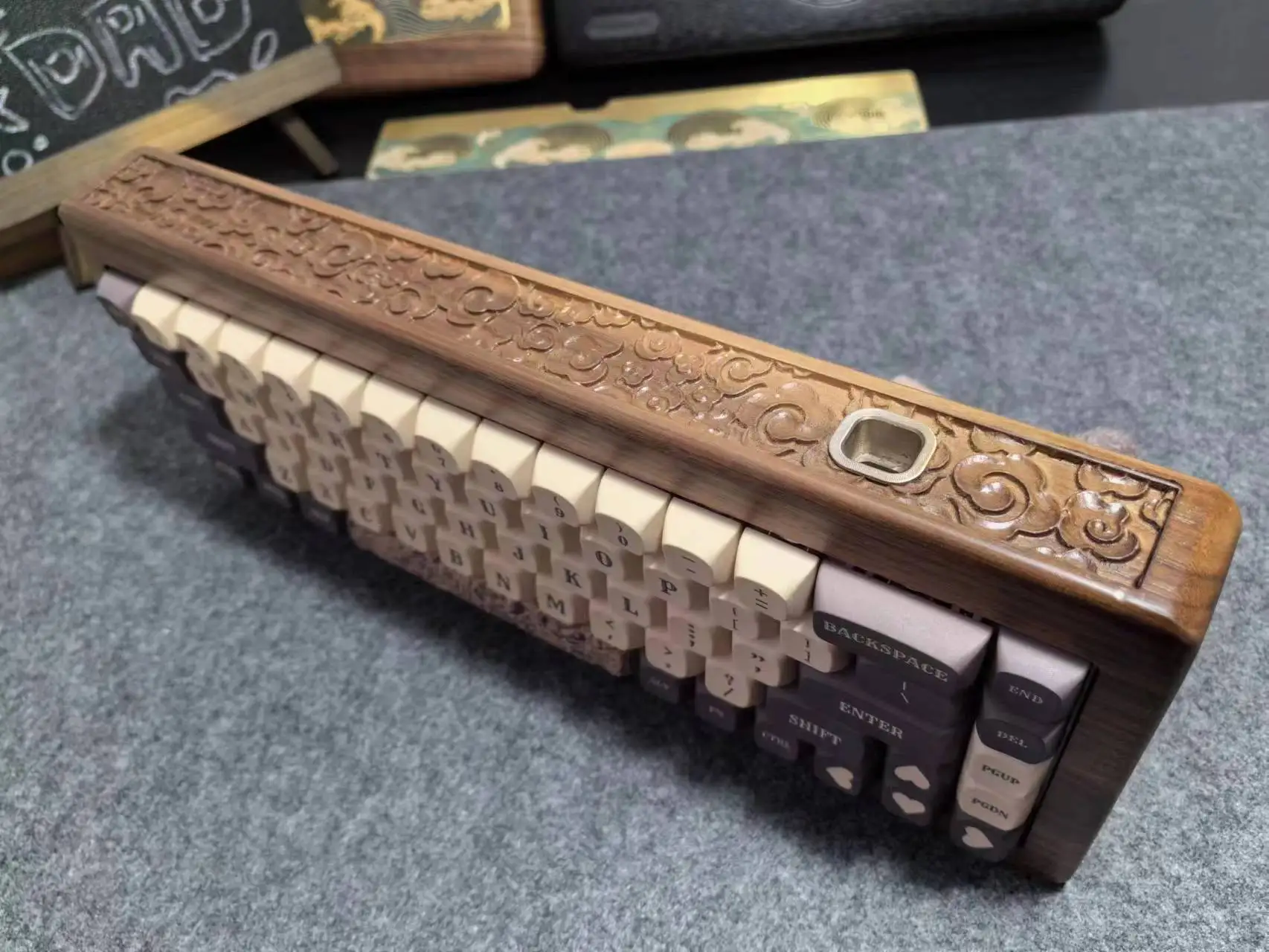 Комплект беспроводной клавиатуры из букового дерева Cirrus68 3 режима 68 клавиш