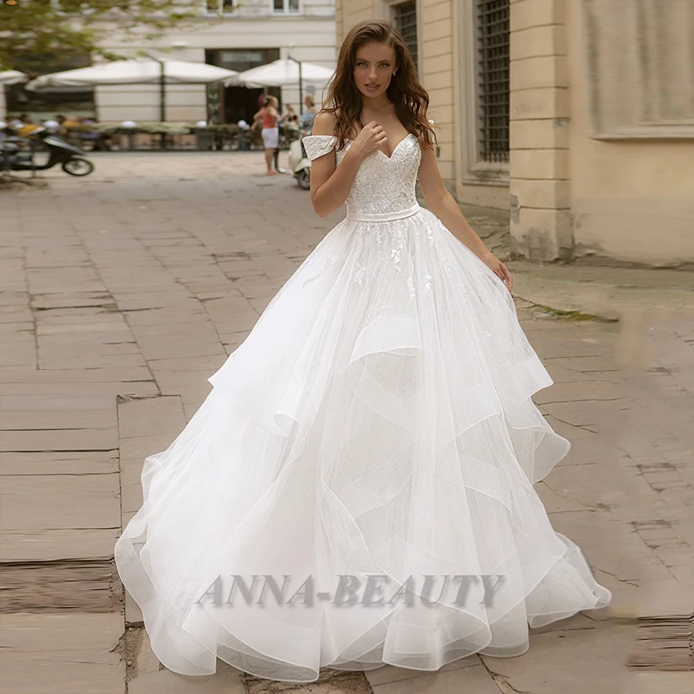 

Anna Classic Tulle Wedding Dresses Appliques A Line V Neck Off The Shoulder Lacing Up Court Train Robe De Mariée Personalised