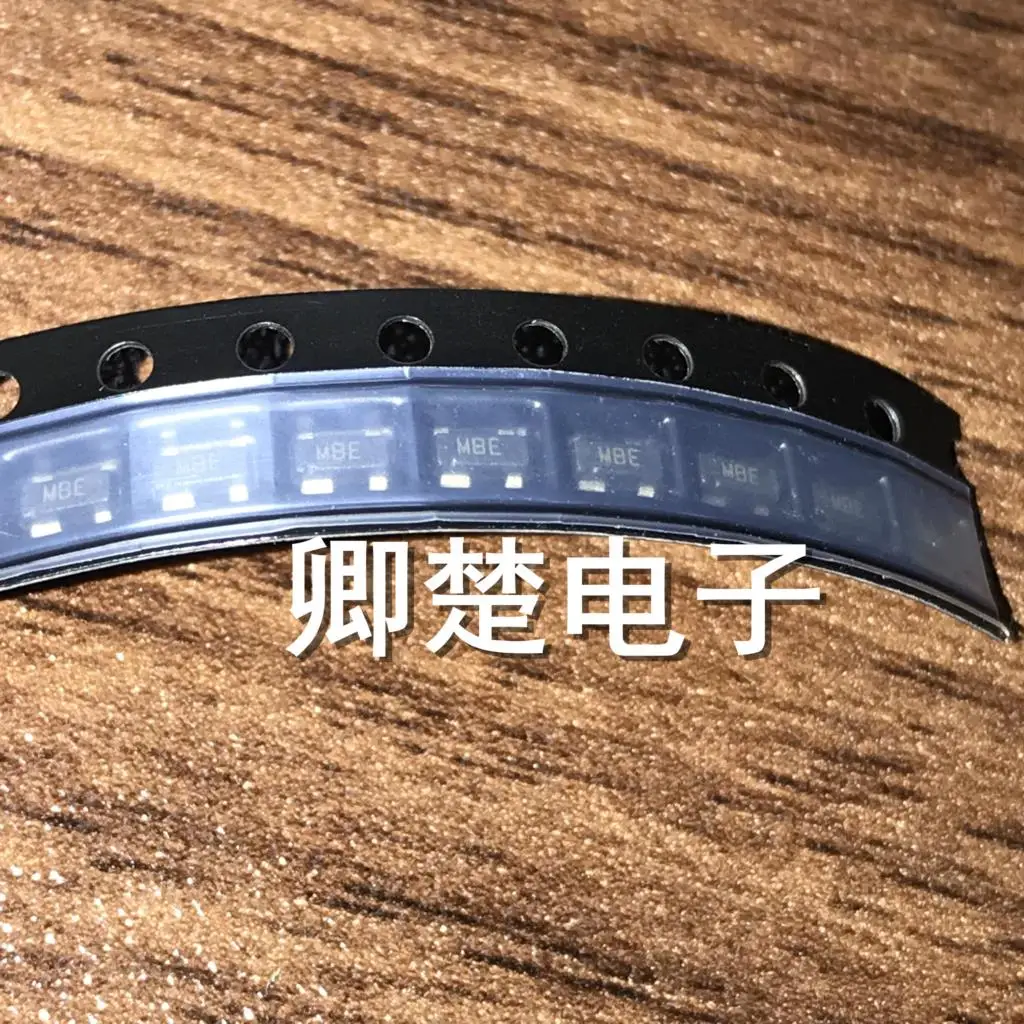 

ADM811SARTZ MBE SOT143 2,5 в и 3 в, 3,3 В, 5 в новый и оригинальный