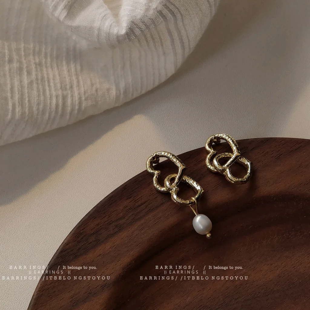 

Модные асимметричные серьги с жемчугом и крестом для женщин, элегантные золотистые серьги-подвески с крестом в форме сердца, свадебные укра...