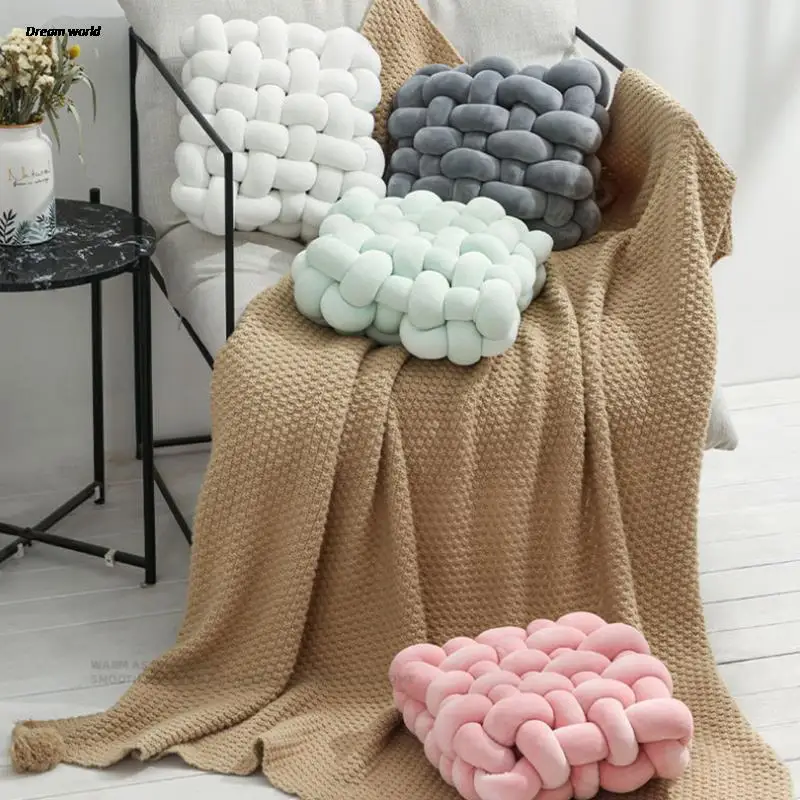 Мягкая плюшевая подушка с узлом однотонная квадратная ручной работы | Дом и сад