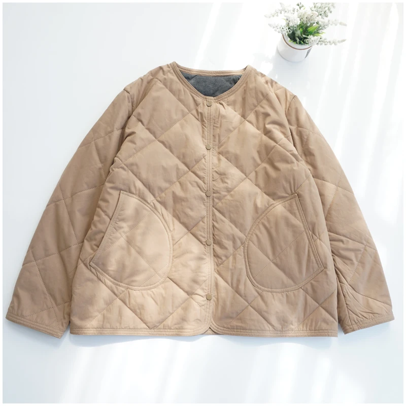 Стеганое однобортное короткое пальто с круглым вырезом и хлопковой подкладкой