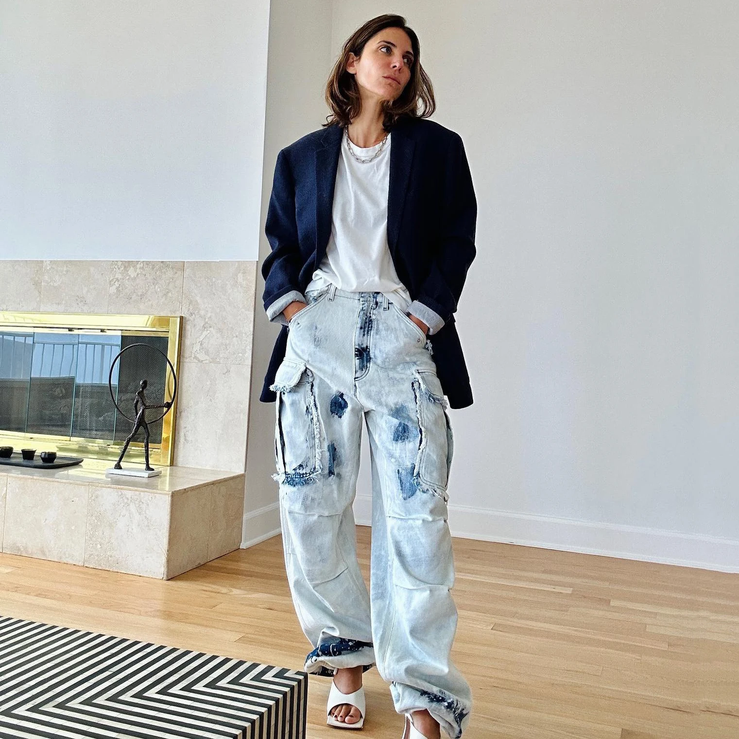

Acid wash effect wide leg jeans female 2023 early spring new temperament high street tie-dye fur edge work style straight jeans