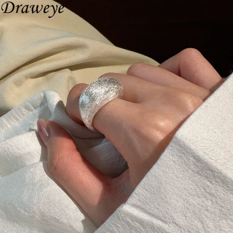 

Draweye Rings for Women Silver Color Korean Fashion Hiphop Metal Jewelry Forefinger Simple Design New Ins Retro Anillos Mujer